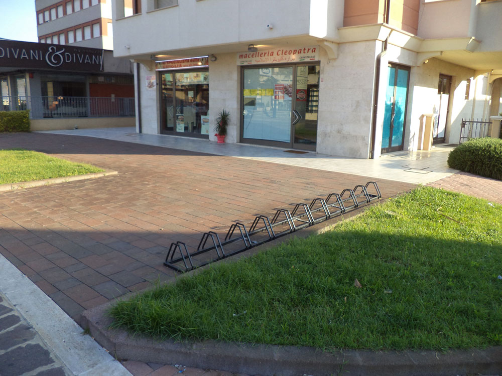 (Italiano) Locale commerciale